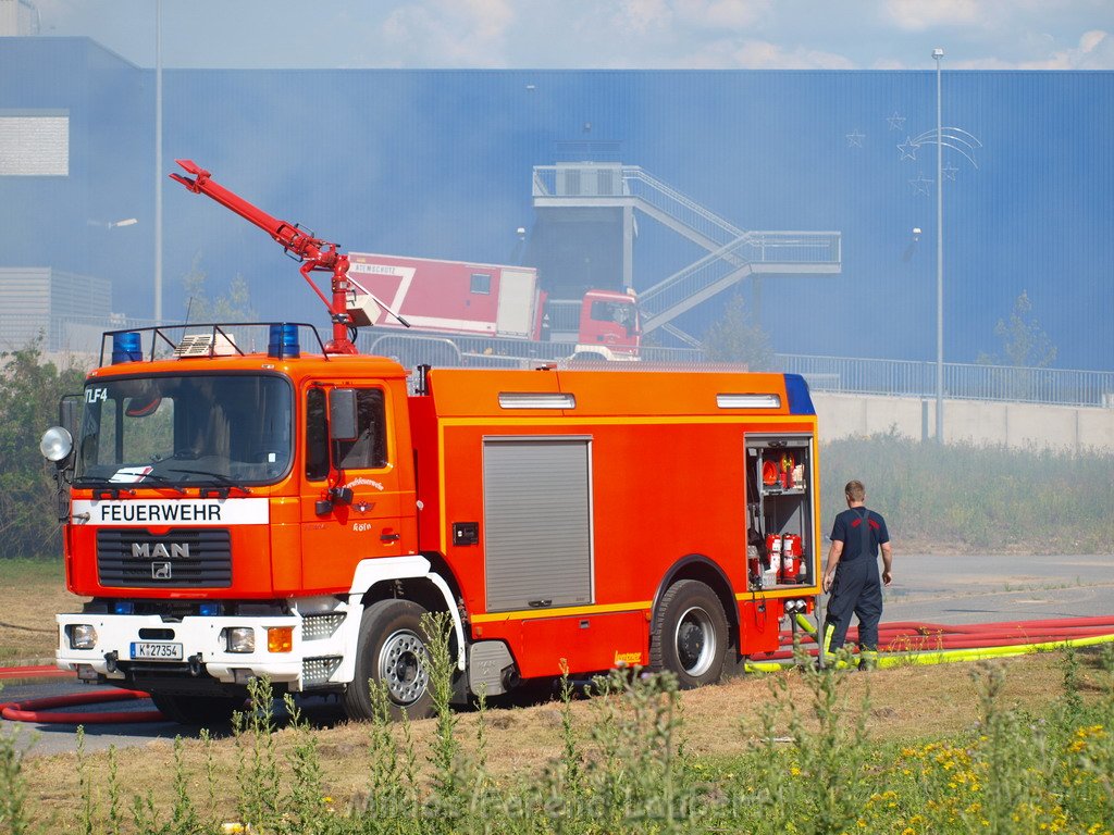 Feuer Koeln Ossendorf Butzweiler Hof neben IKEA P228.JPG